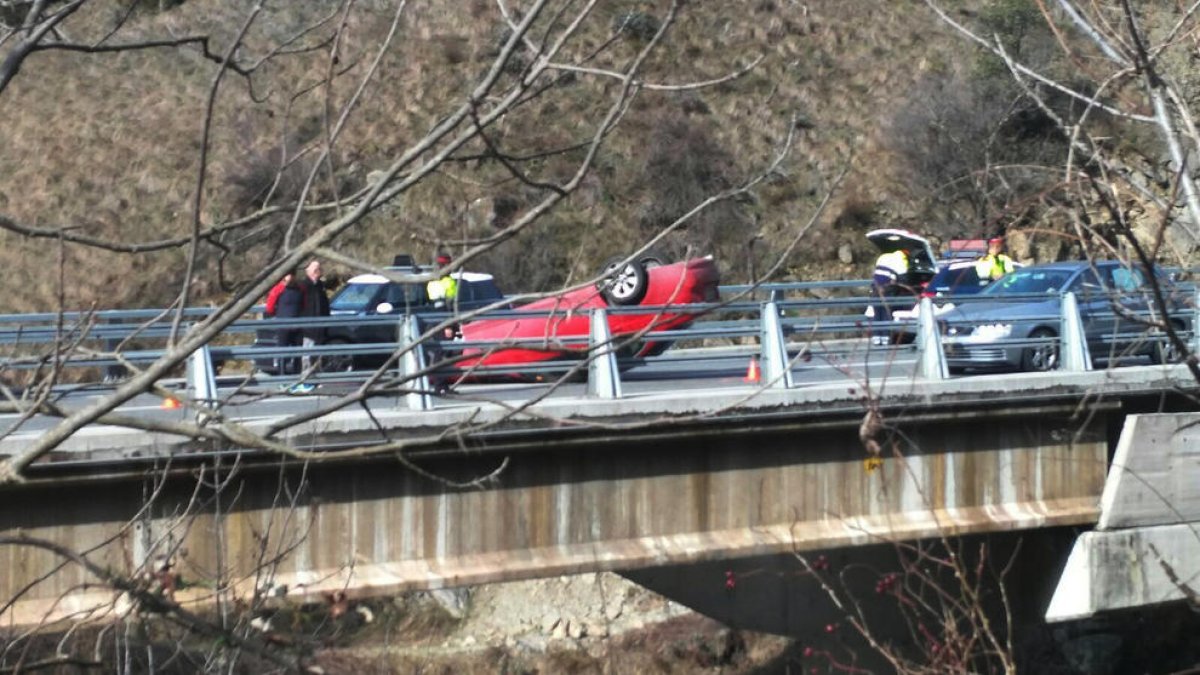 Dos ferits en una aparatosa col·lisió entre la Seu d'Urgell i Andorra