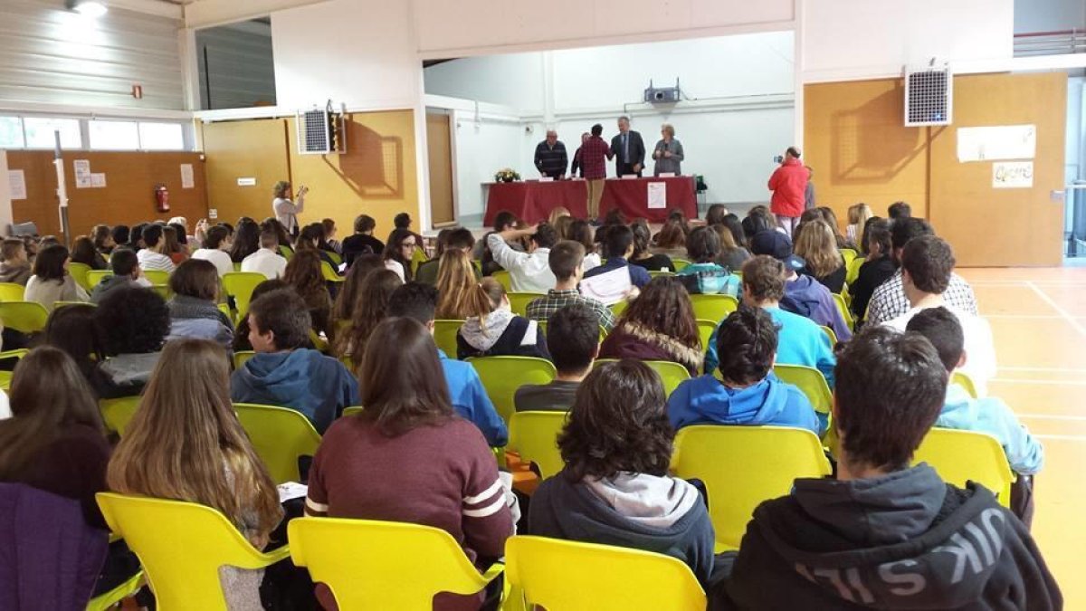 Lliurament de diplomes a la Jornada de Recerca 2016