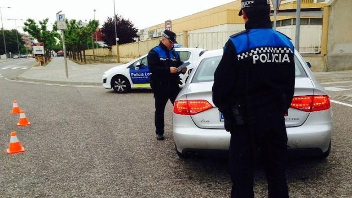 Un control de la policia local de Tàrrega