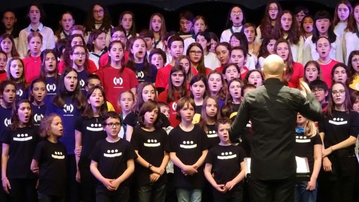 El concierto el domingo en Manresa reunió a unos 200 niños.