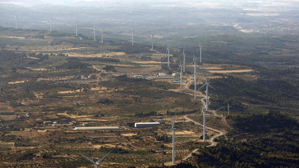 Vista de uno de los parques eólicos de Les Garrigues.