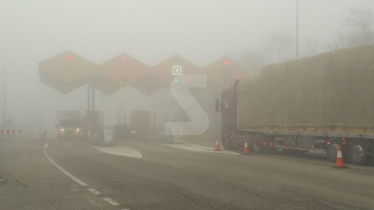 El peatge de l'autopista a  Les Borges Blanques aquest matí.