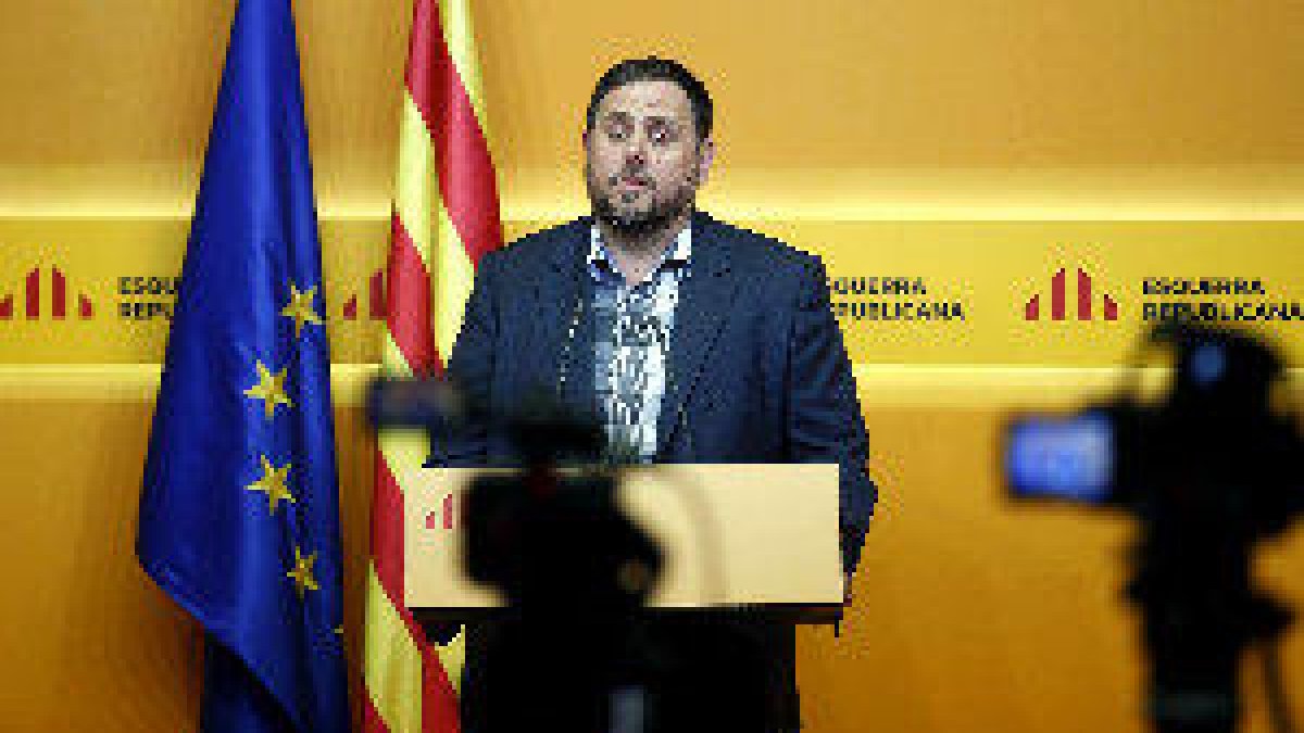 Junqueras suggereix un pla B a Puigdemont i la CUP exigeix complir la investidura