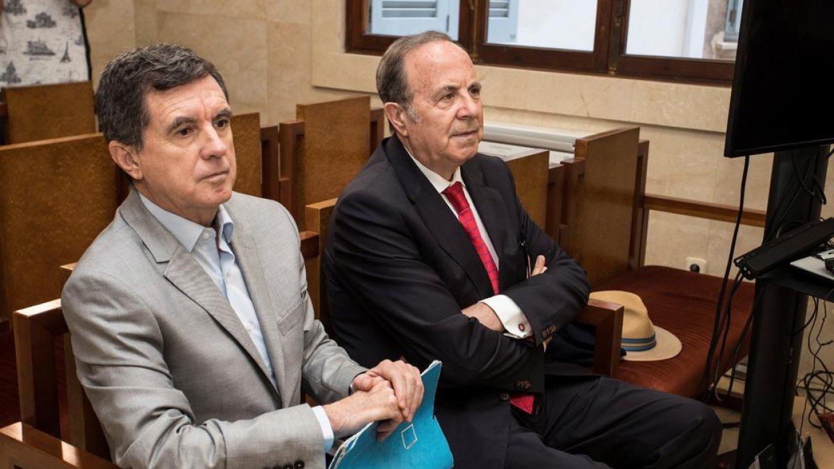 L’expresident balear Jaume Matas i el seu exconseller d’Interior José María Rodríguez, ahir.