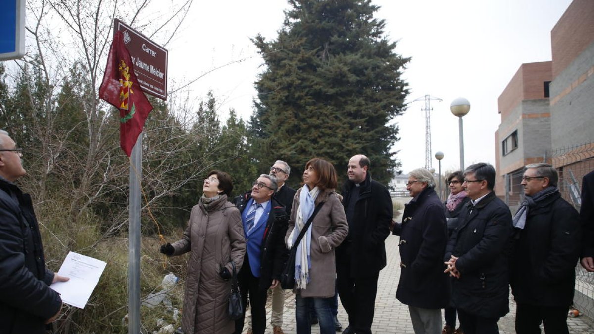 Momento de la inauguración de la calle, en la partida de Montcada. 