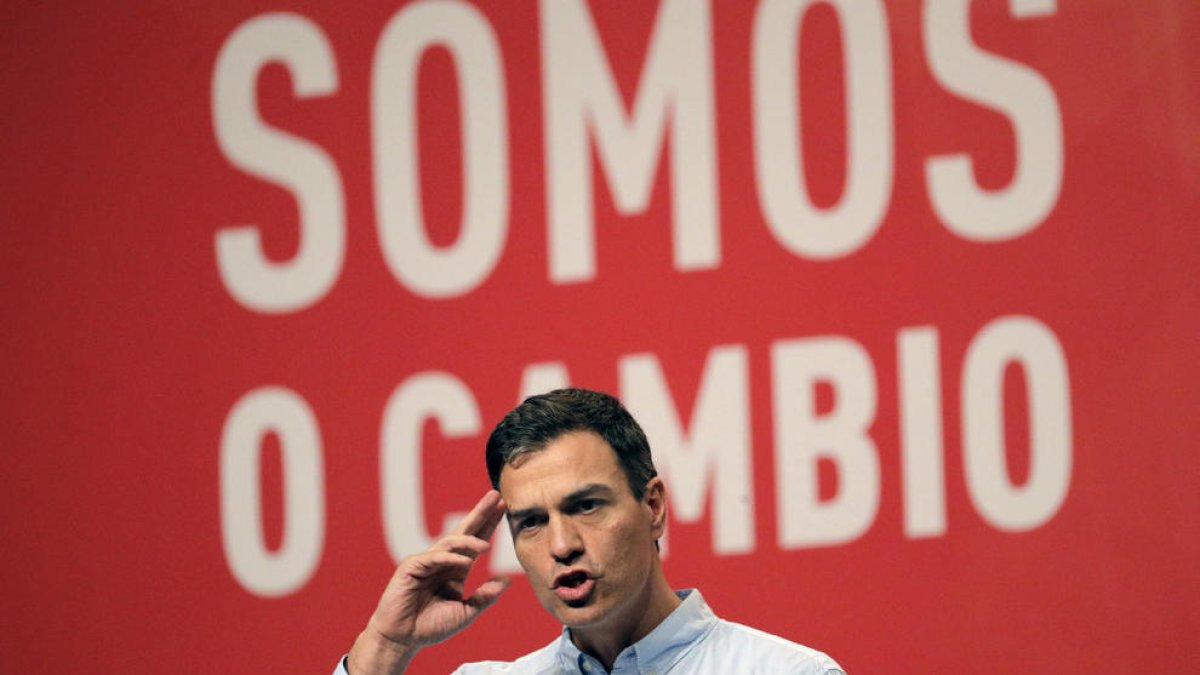 Pedro Sánchez, durant la clausura del XIII Congrés del PSdeG.