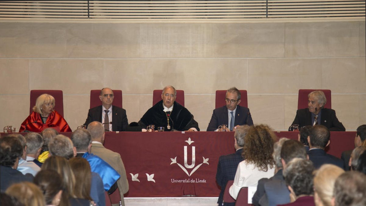 Sebastià Serrano pronunció ayer la conferencia inaugural del curso de la UdL.