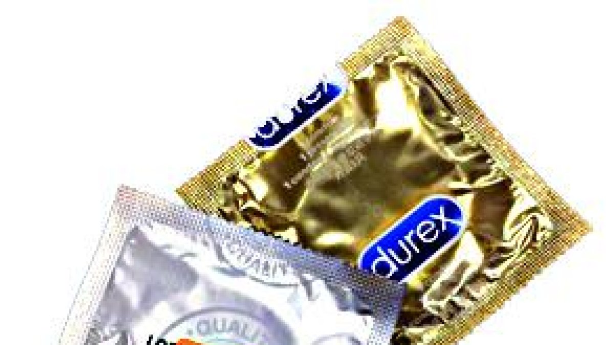 El número de lote está impreso en el envoltorio de los condones y en la parte inferior de las cajas.