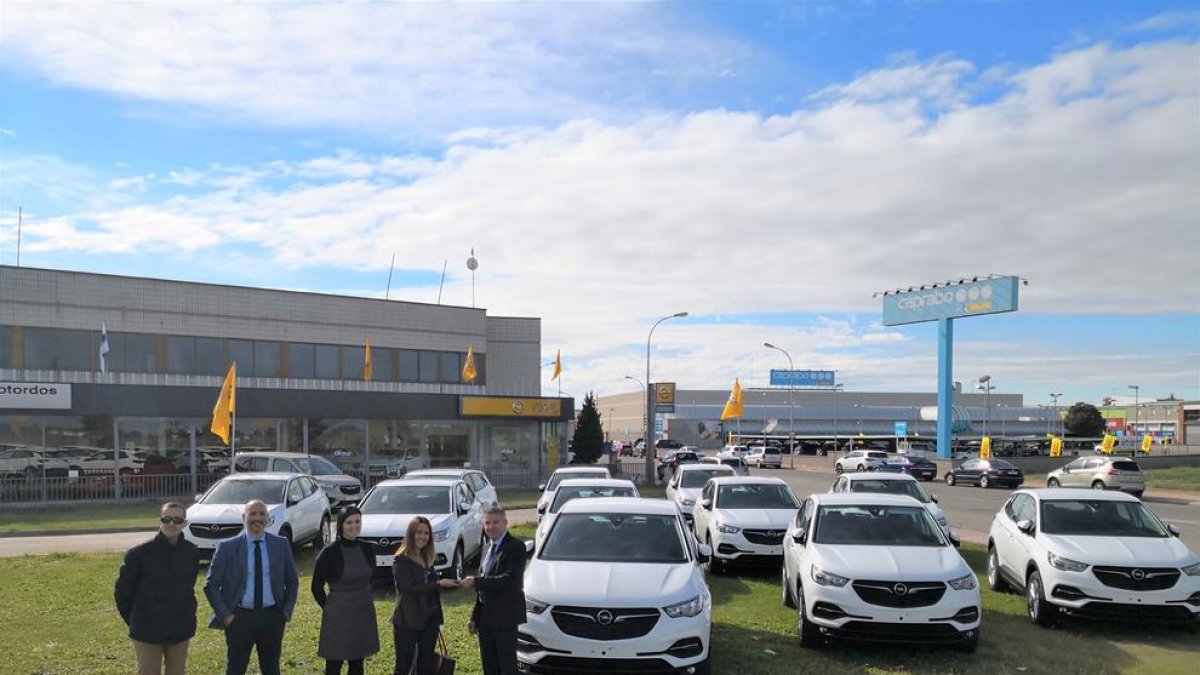 La flota consisteix en 18 unitats del nou Opel Granland X així com dues unitats del Opel Movano.