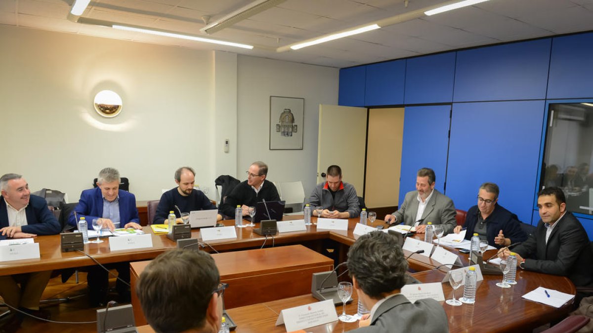 Un moment de la reunió al ministeri amb les organitzacions agràries i cooperatives.