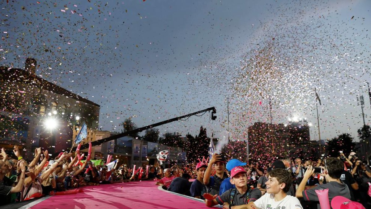 Un moment de la presentació dels equips del Giro, ahir a Jerusalem.