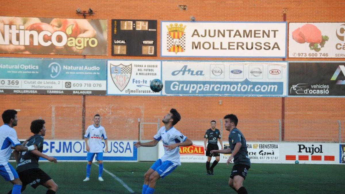 El Mollerussa va jugar dimecres un amistós amb el Lleida Juvenil.