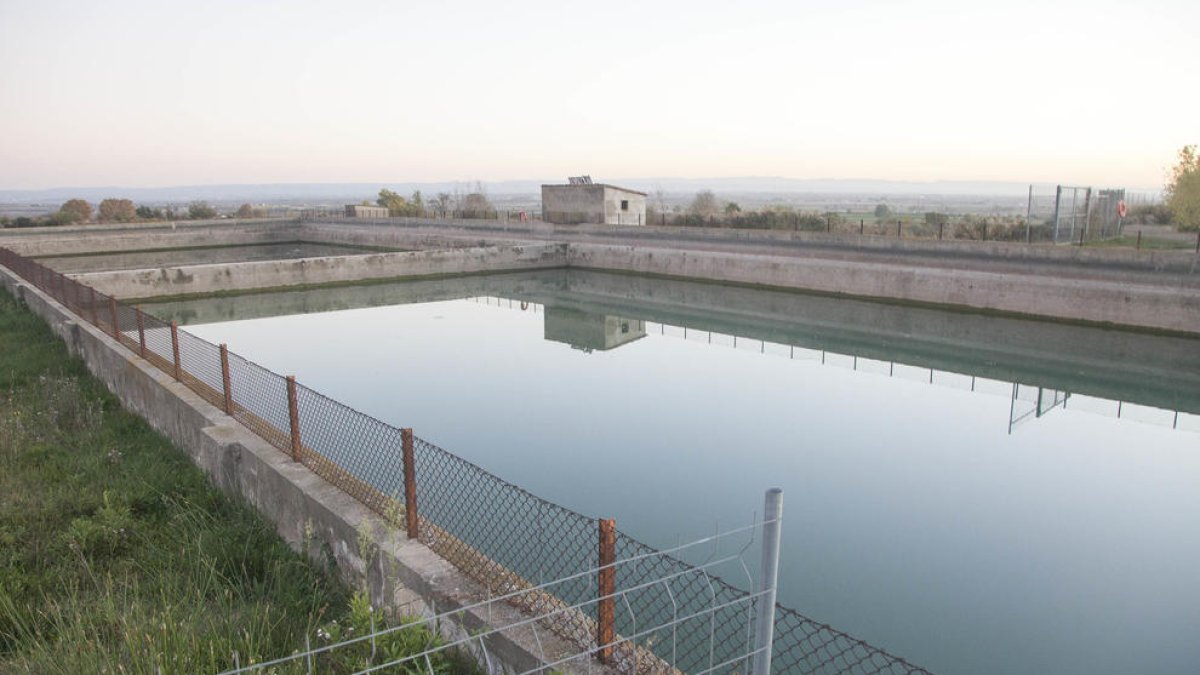 La potabilizadora se construirá junto a los depósitos de agua (en la imagen). 