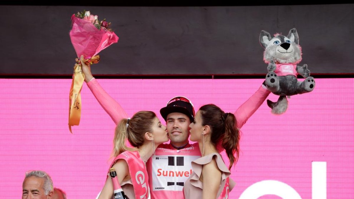 Dumoulin, actual campió del Giro, va guanyar la primera etapa.