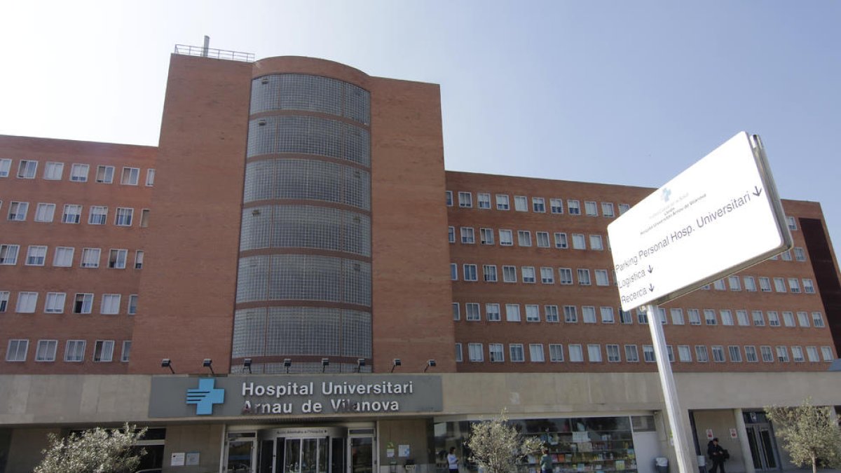 Vista del hospital Arnau de Vilanova de Lleida. 