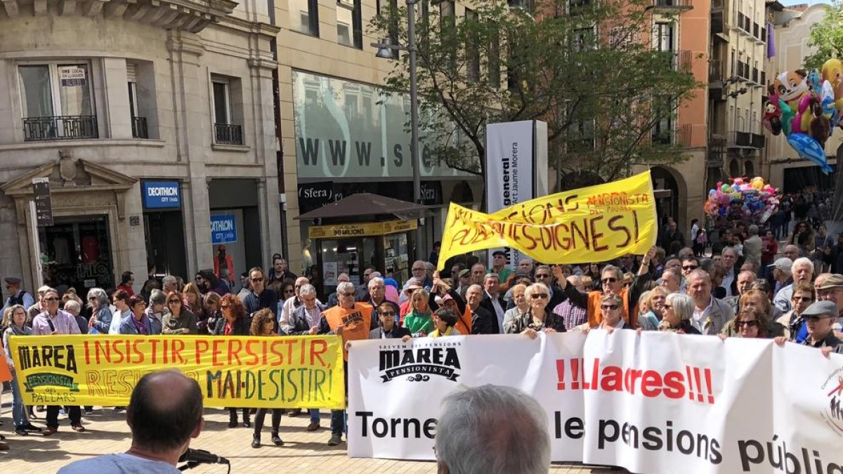 Los pensionistas de Lleida exigen pensiones 