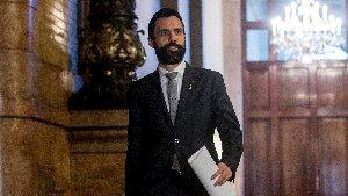 Puigdemont delega el seu vot per primera vegada per impedir que Torrent comparegui