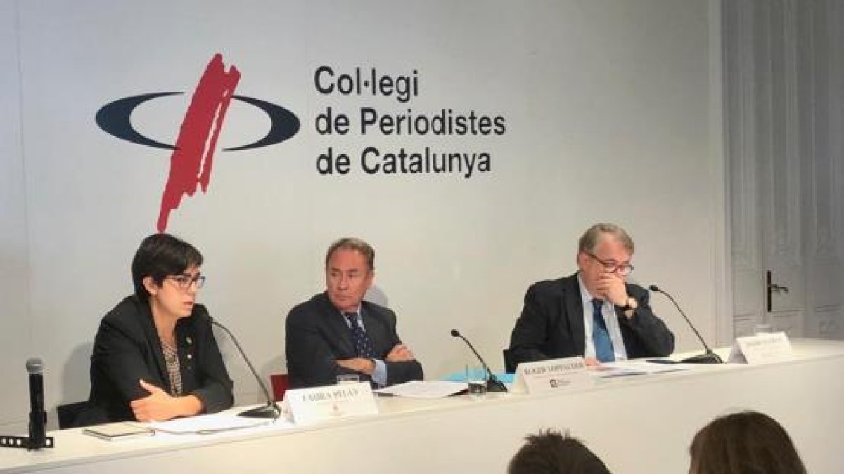 Un momento de la rueda de prensa en el Colegio de Periodistas de Catalunya.