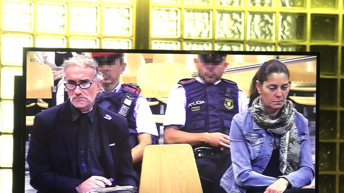 Fernando Blanco i Margarita Garau, ahir al banc de l’Audiència de Lleida.