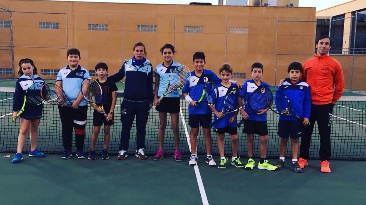 En la imagen, los representantes de los equipos de Alcarràs y Balaguer.