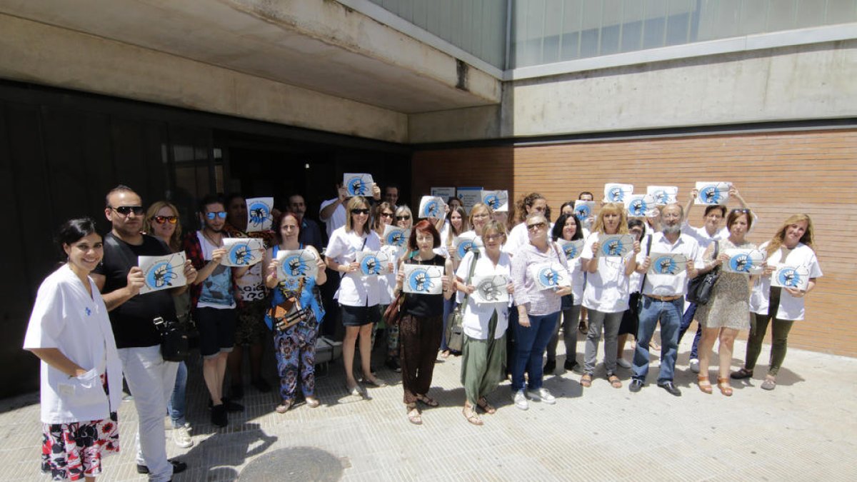 Protesta del personal del CAP Primer de Maig contra los recortes sanitarios.