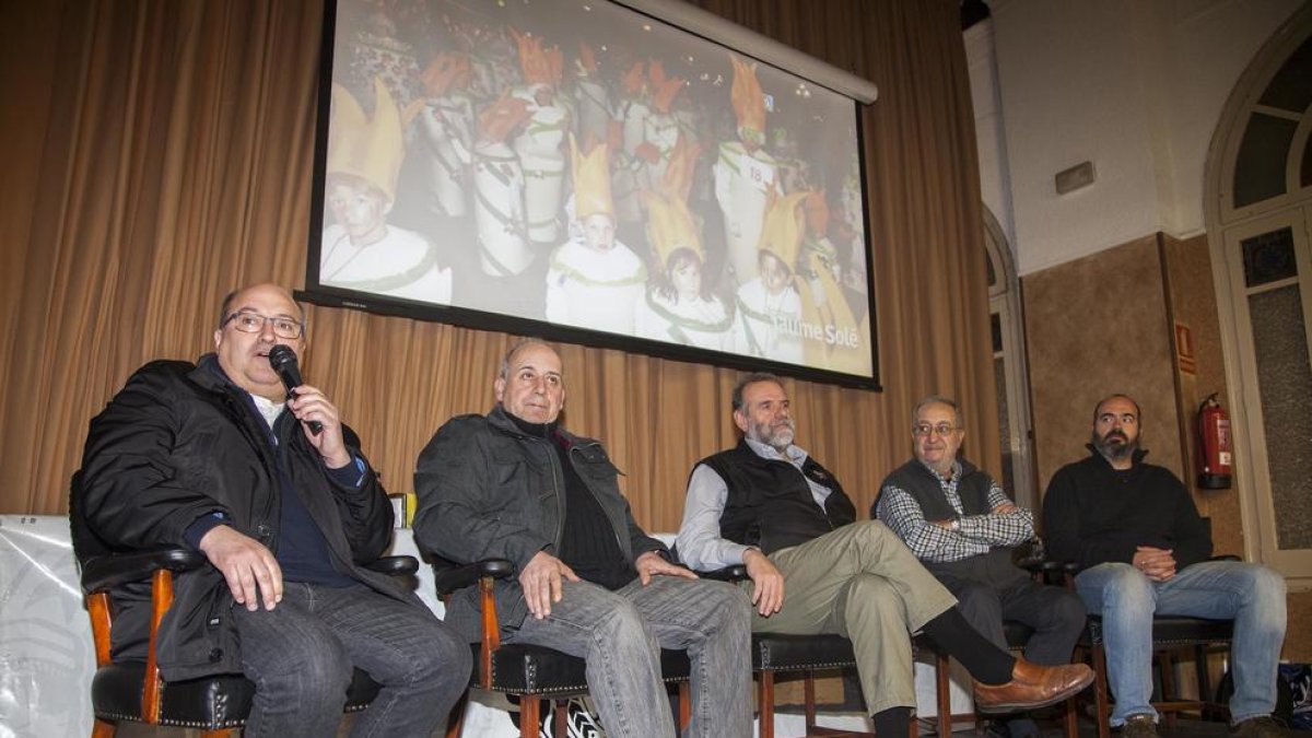 El acto tuvo lugar ayer al mediodía en el local de la Societat Ateneu. 