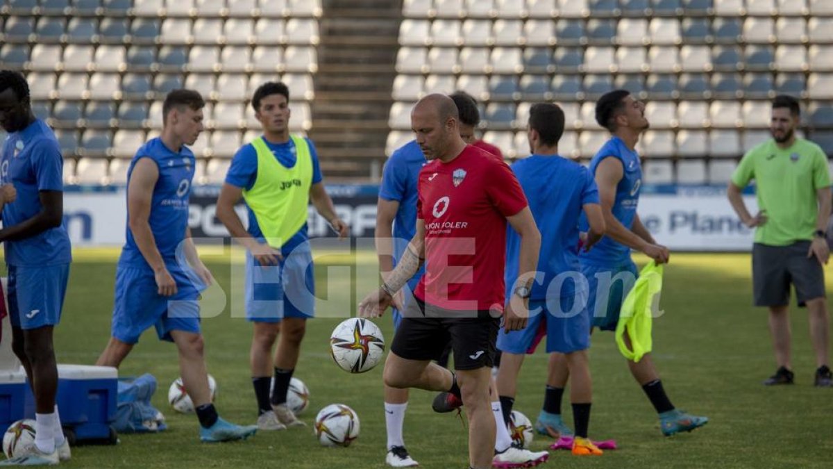 Primera sesión de la semana antes de la fase de ascenso.