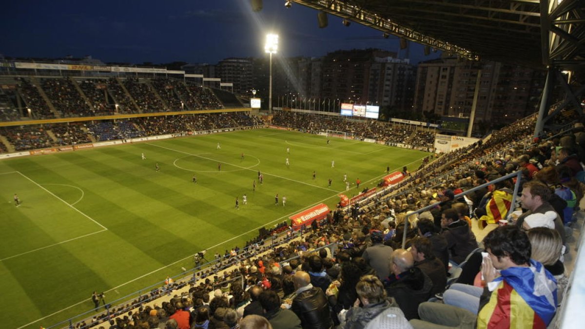 El Camp d’Esports se llenó en la final de la Copa Catalunya de 2013 entre Barça y Espanyol.