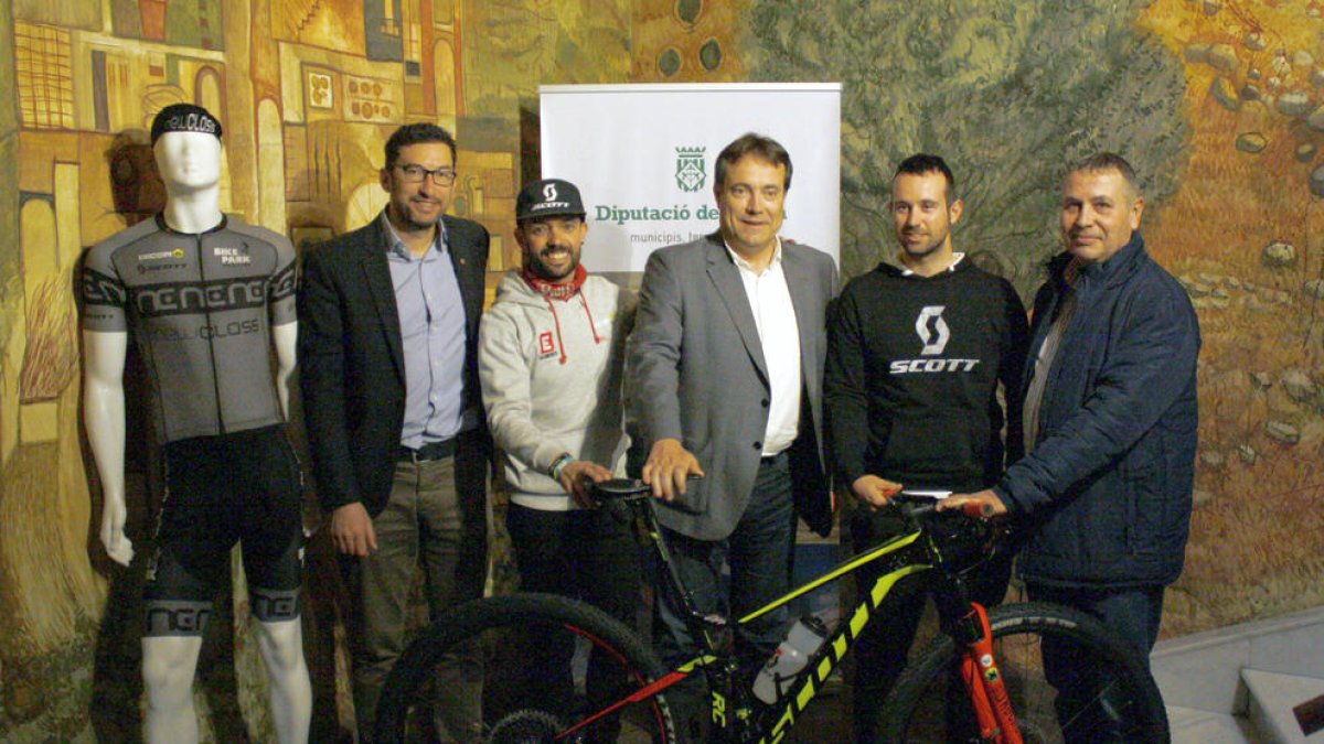 Joan Segura, Antonio Moreno, Josep Ibarz, Marc Tugues y Joan Sangrà, ayer durante la presentación.