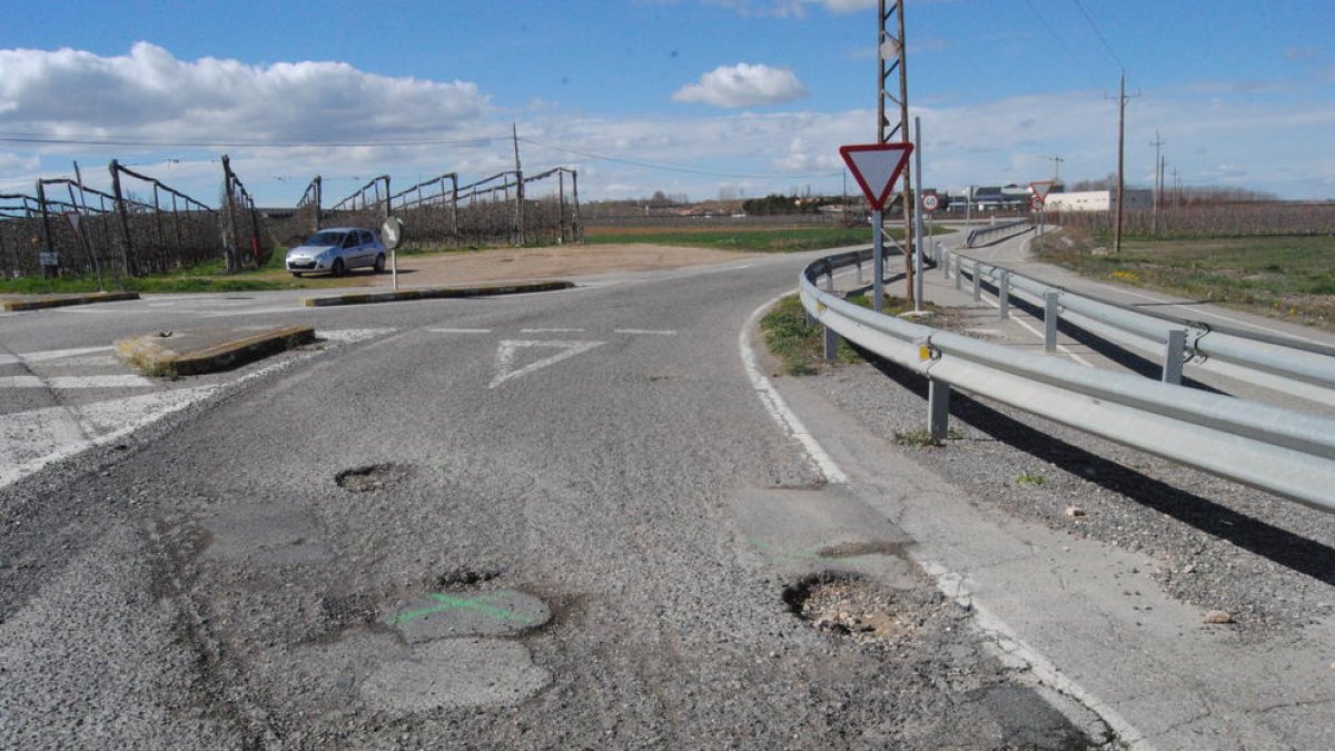 El estado de la vía de acceso a La Serra.