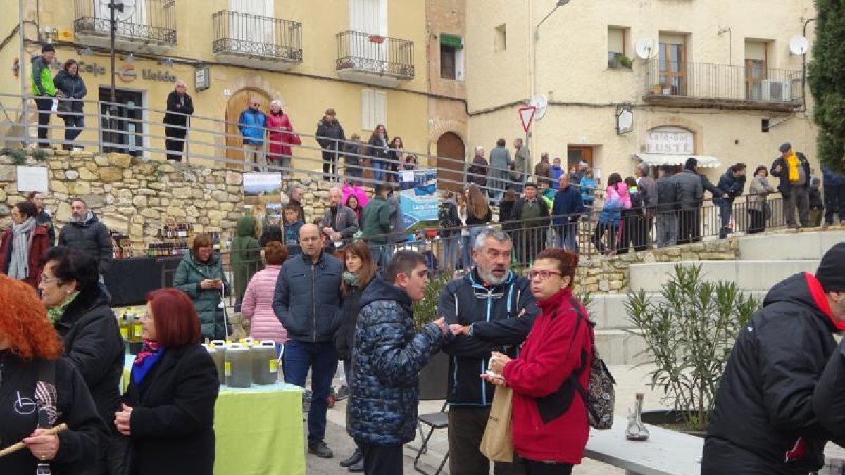 Centenares de visitantes llenaron las calles de Os de Balaguer. 