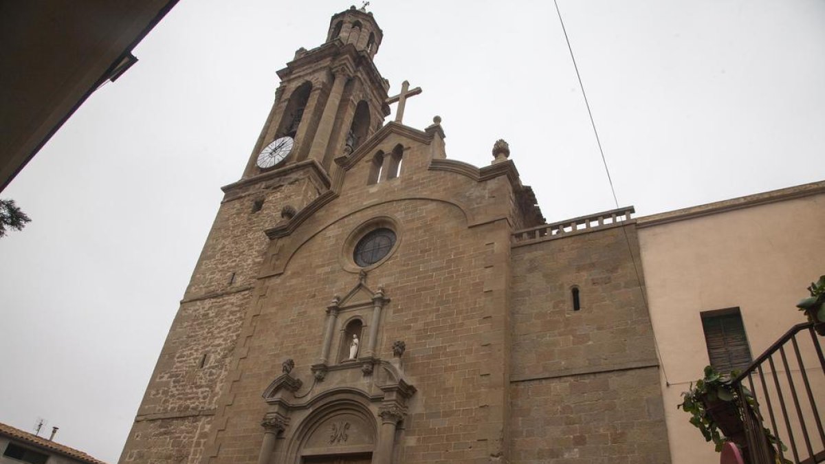 Imatge de la façana de Santa Maria de Montgai sense bastides.