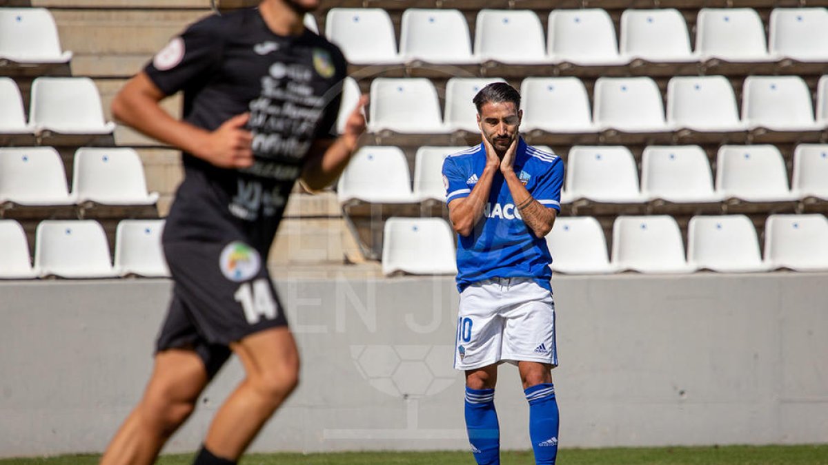 Imatges del partit entre el Lleida Esportiu i el Peña Deportiva, de 2a RFEF