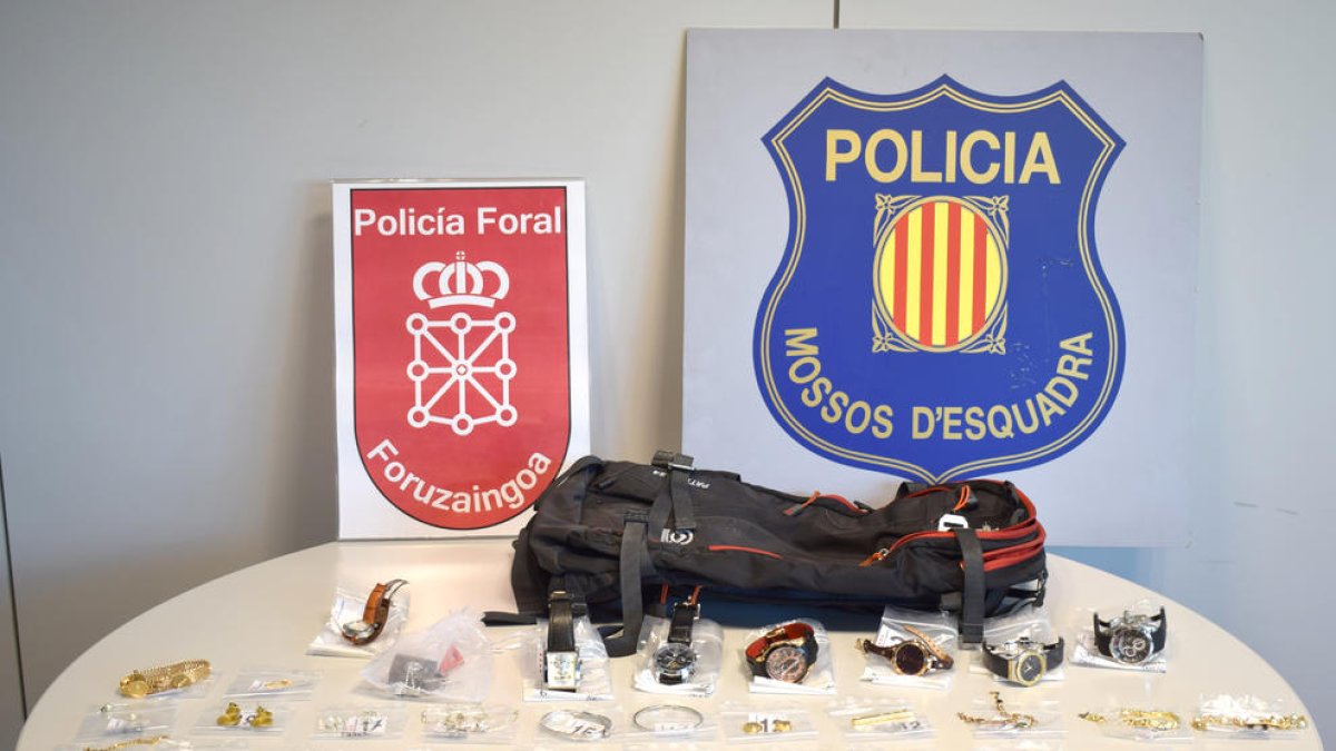Los Mossos y la Policía Foral de Navarra desarticulan en Lleida una organización acusada de cometer 22 robos