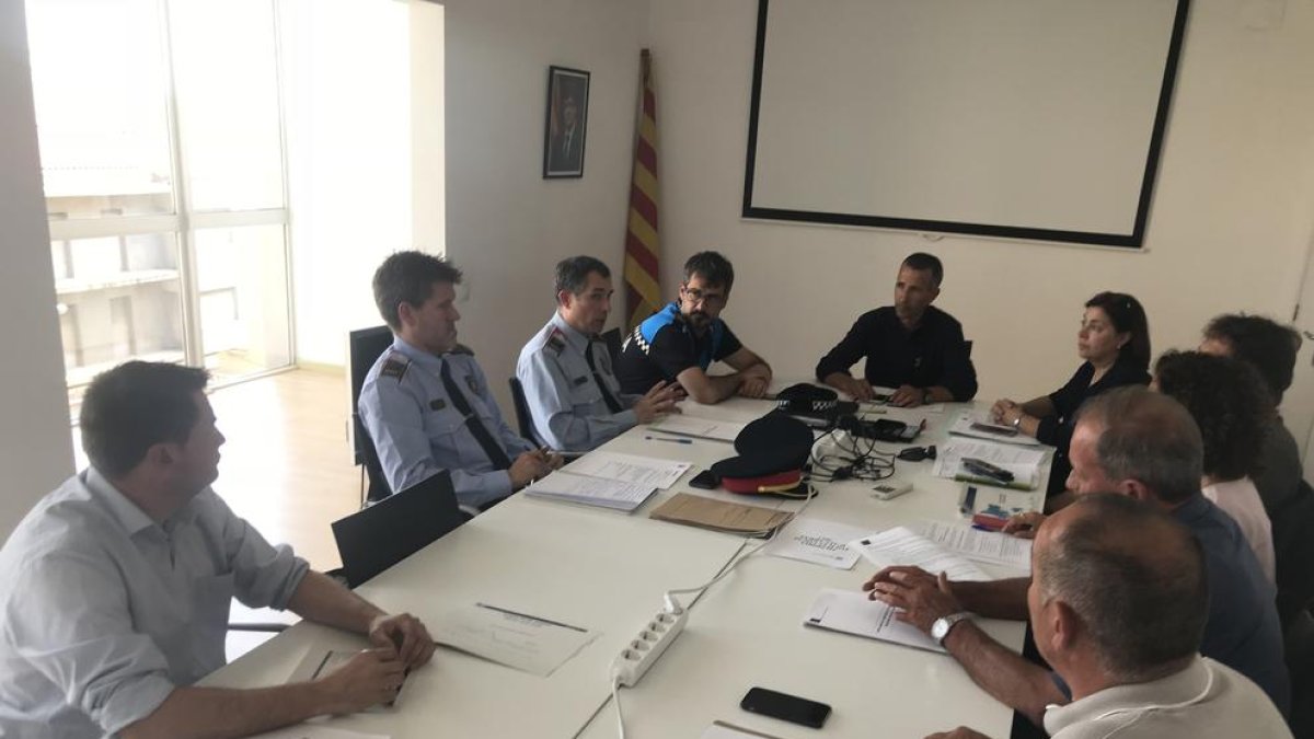 Reunión ayer de la Junta Local de Seguridad de Alcarràs, sin la presencia de la Guardia Civil. 