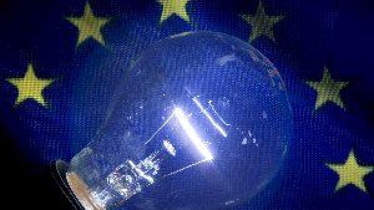Utilitzar bombeta LED en comptes de tradicional estalviaria 10 euros a l'any a la factura