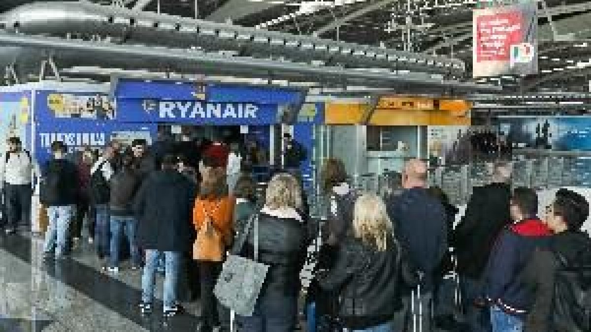 Ryanair cancel·larà 600 vols a finals de juliol per la vaga de tripulació de cabina