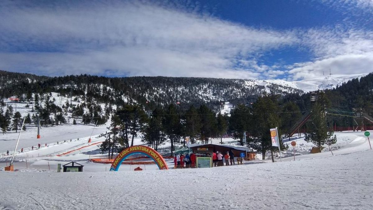 Les instal·lacions del parc d’aventura de l’estació de Port Ainé, al Pallars Sobirà.