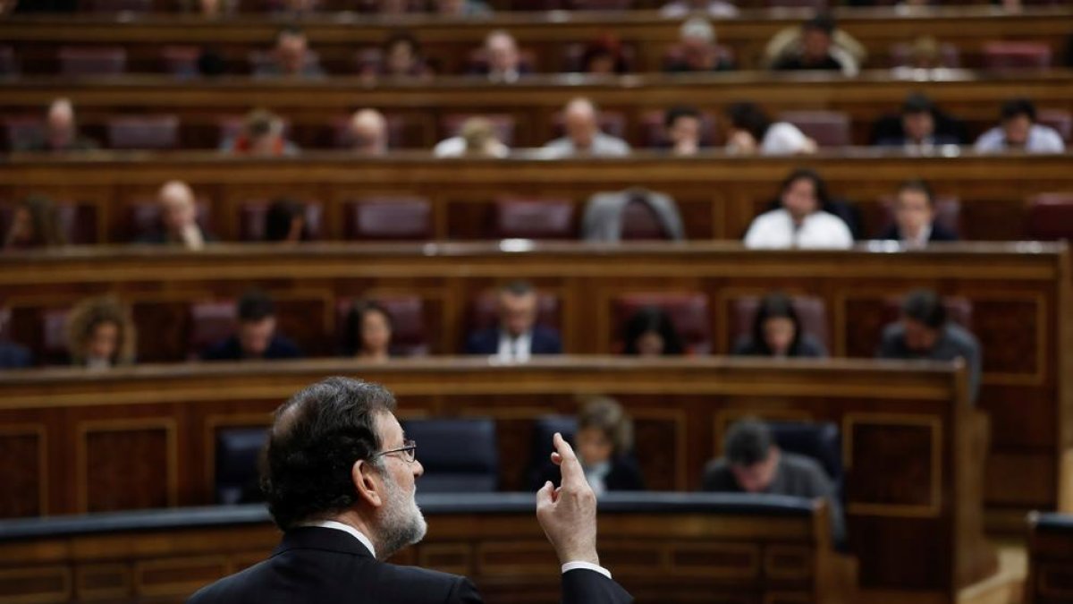 Mariano Rajoy durant la sessió de control a l'Executiu aquest dimecres al Congrés els Diputats.