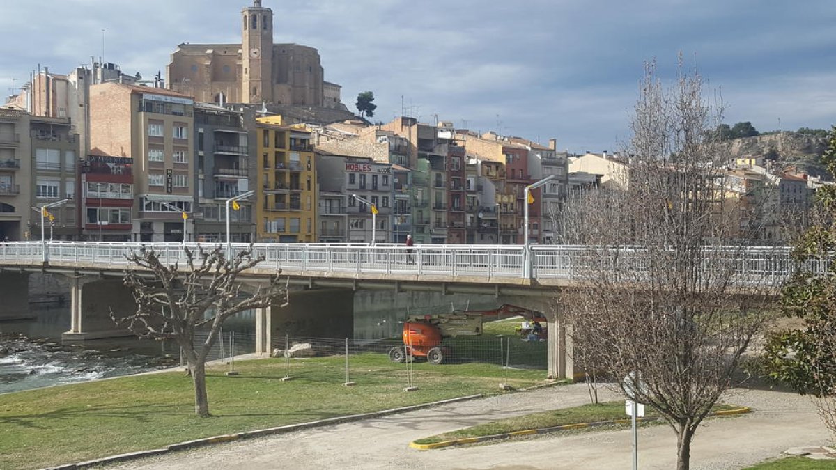 Les obres al pont Nou de Balaguer van començar ahir.