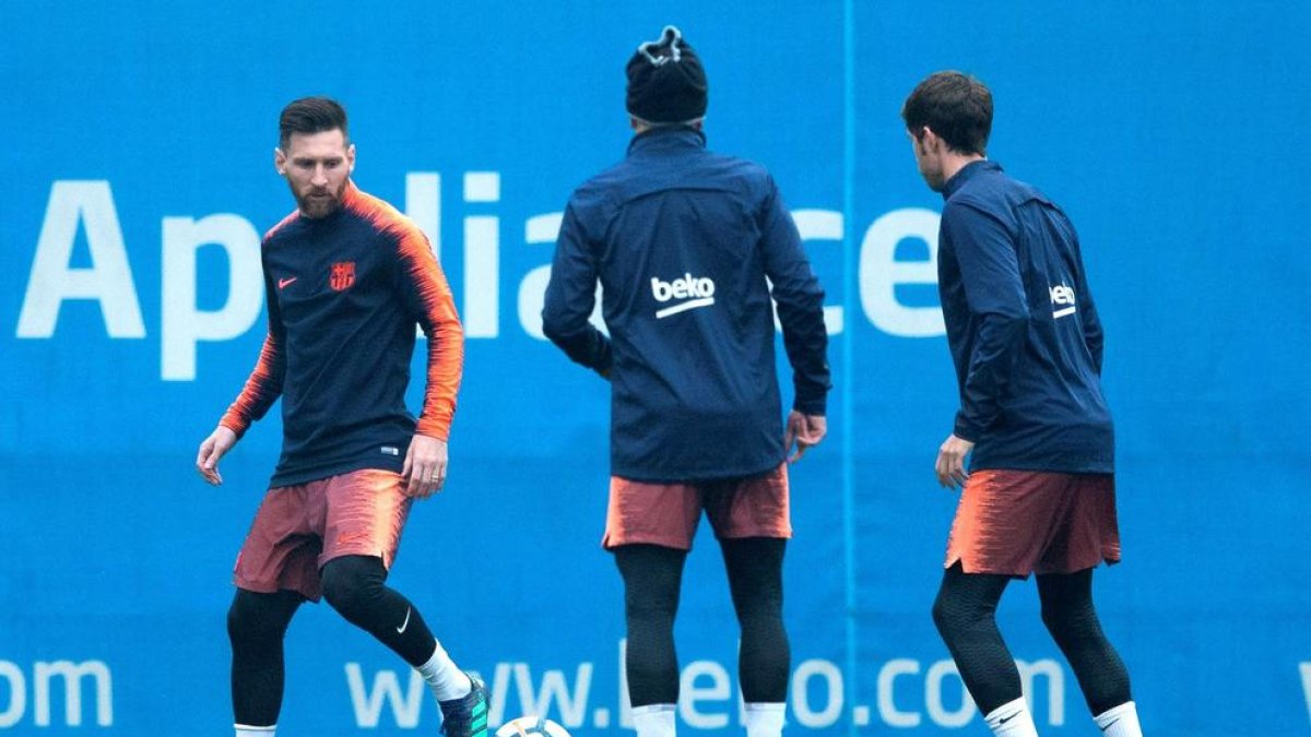 Messi, durante el entrenamiento de ayer, tras el que Valverde decidió darle descanso.