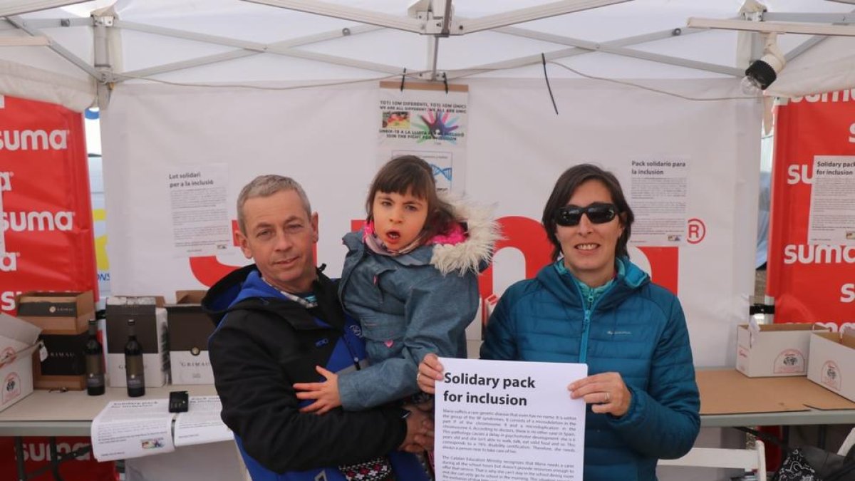 La familia instaló una parada de embutidos en la Bassella Race. 