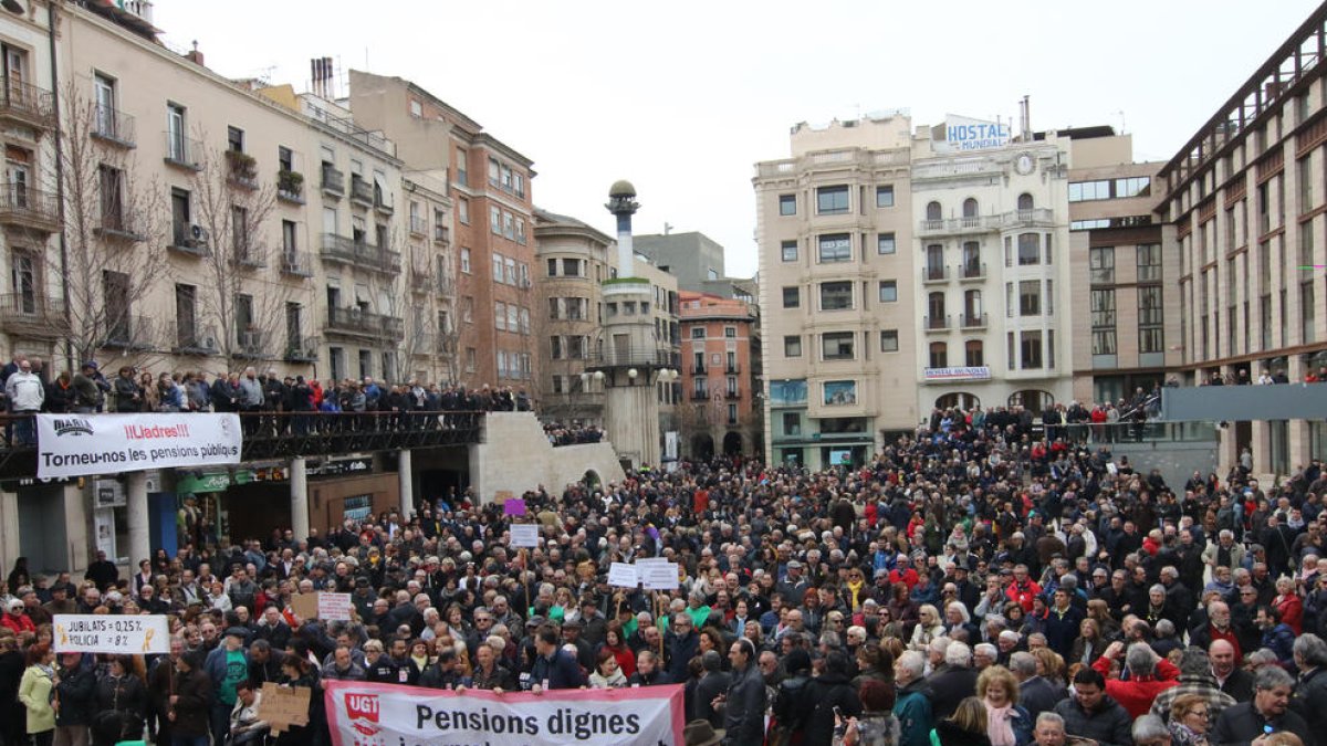 Imagen de la concentración de la Marea Pensionista de Lleida el pasado 17 de marzo.