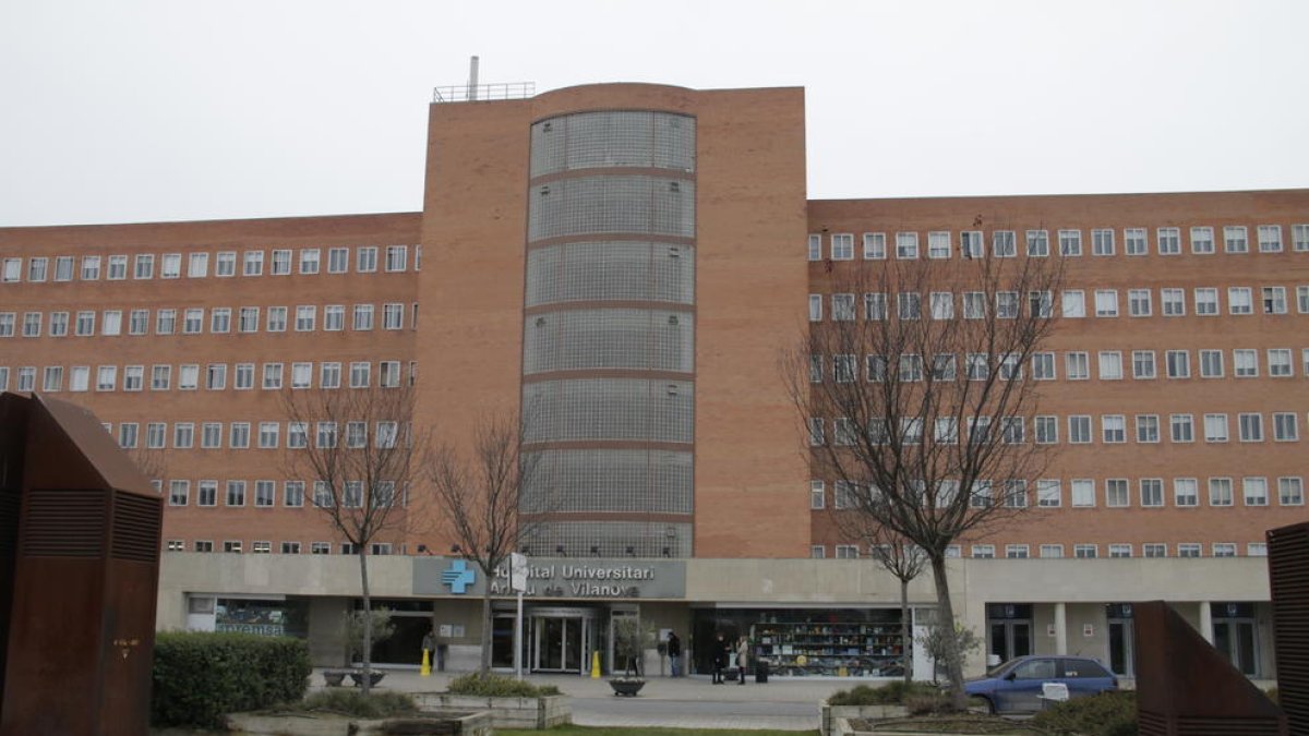 La façana de l’hospital Arnau de Vilanova de Lleida.