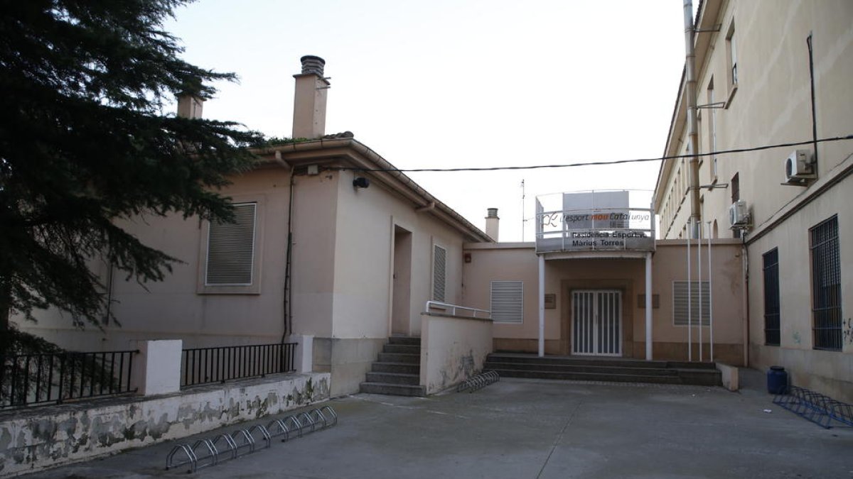 La antigua residencia de deportistas, situada junto al Màrius Torres.