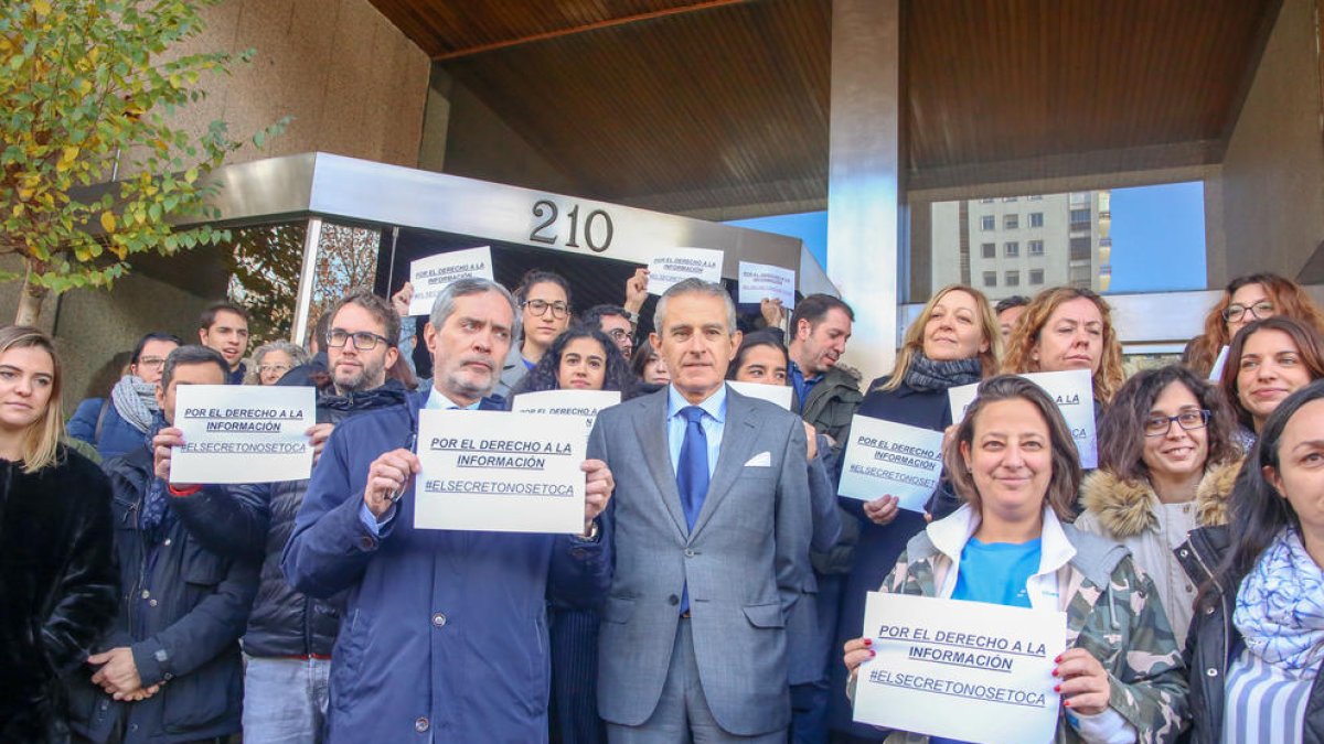 Periodistes d’Europa Press manifestant-se, ahir, a Madrid.