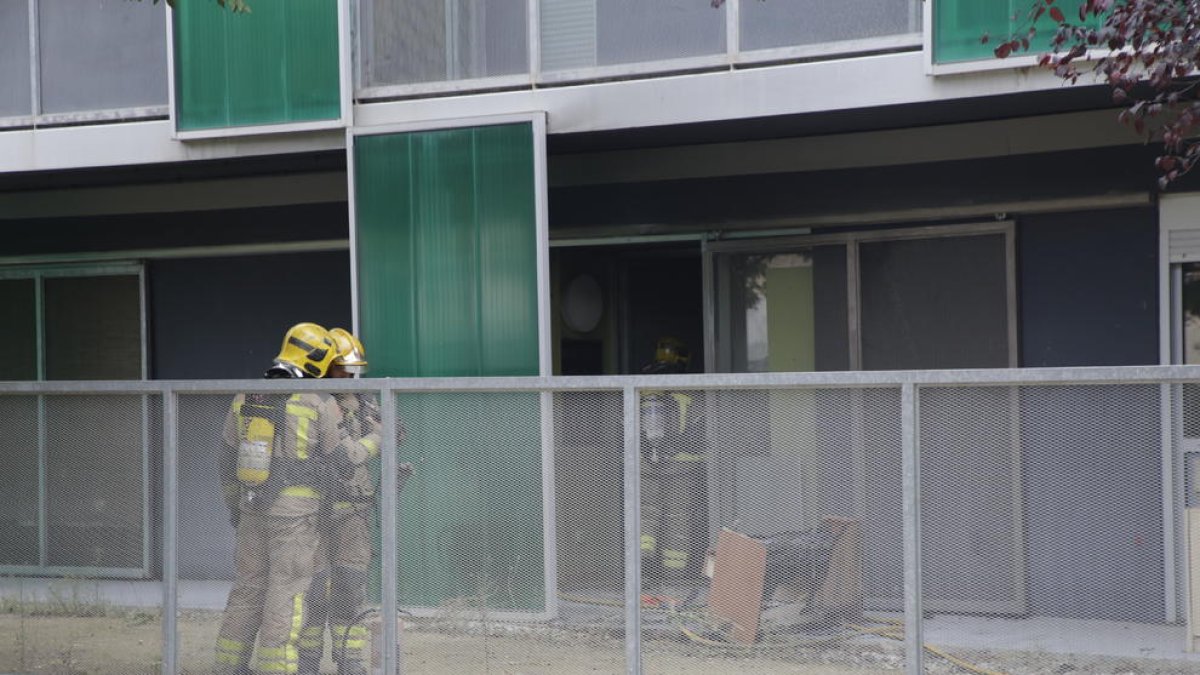 Desallotjats per un incendi en una vivenda de Pardinyes