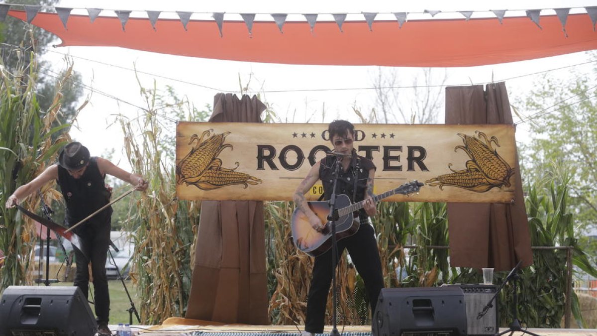 El dúo The Giangoes, ayer en el Old Rooster Music Fest.