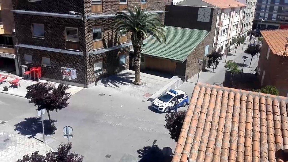 Exterior de los juzgados donde se atrincheró el hombre.