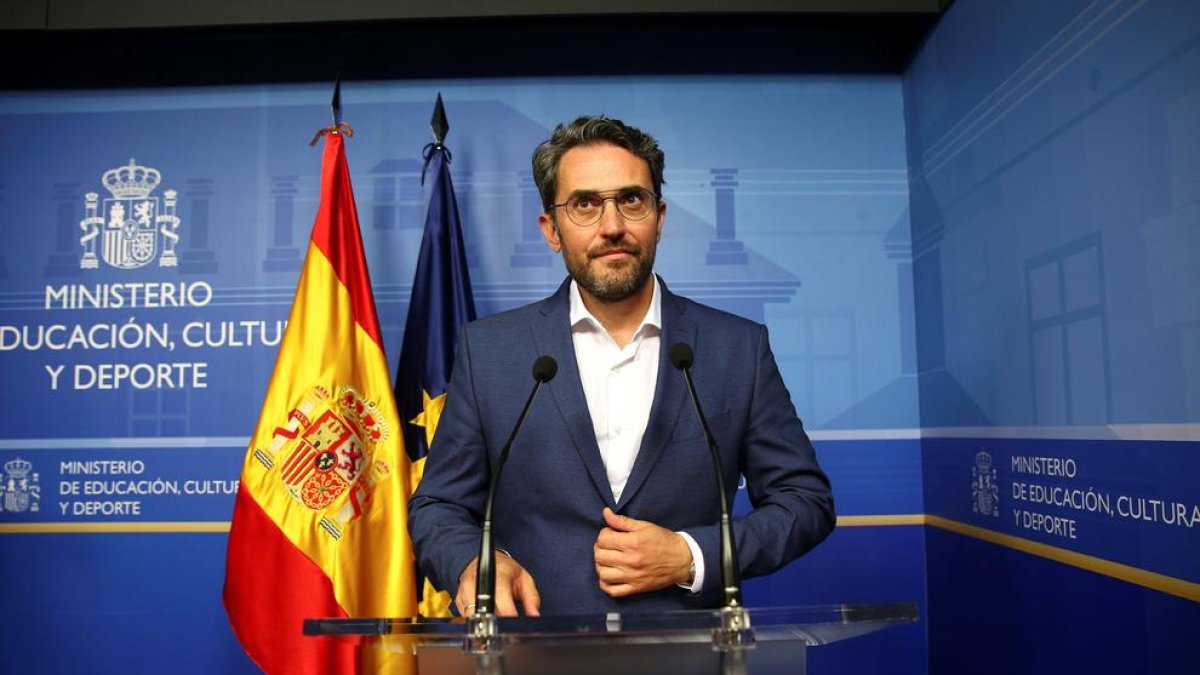 El ministro de Cultura y Deporte, Màxim Huerta, anuncia su dimisión del cargo.